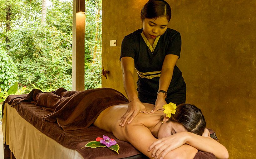 Spa treatment at Aarogya Luxury Spa in Aarunya Nature Resort