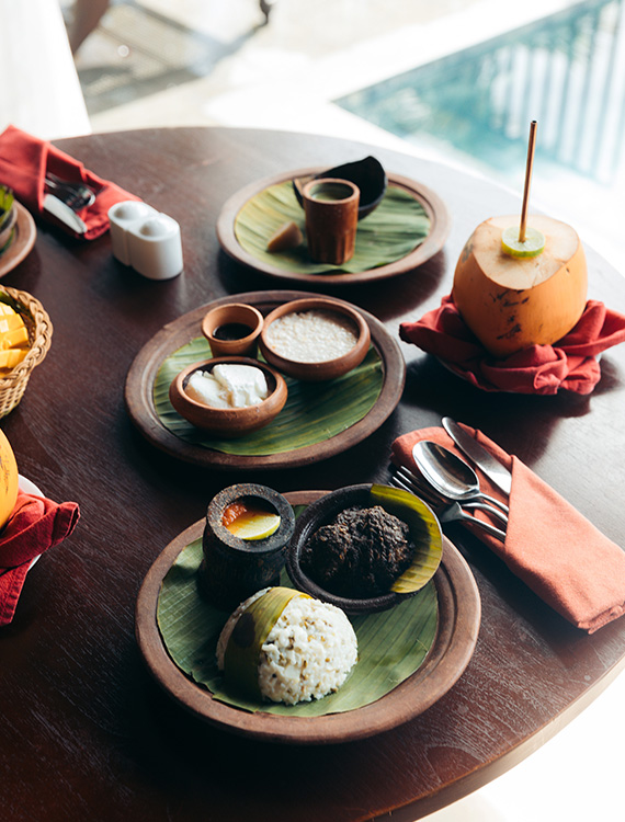 Traditional Sri Lankan lunch spread at Aarunya Nature Resort